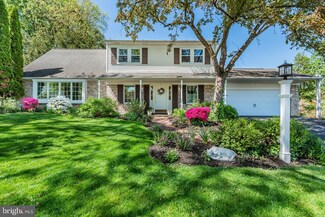 3807 Carriage House Dr, Camp Hill, PA 17011