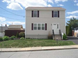 19 Lamphor St, Fall River, MA 02721