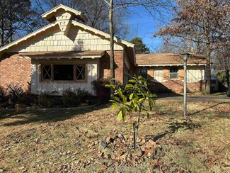 8 Cinderella Cir, Little Rock, AR 72204