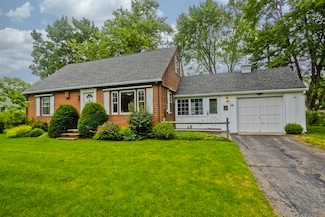54 Mohawk Dr, Springfield, MA 01129