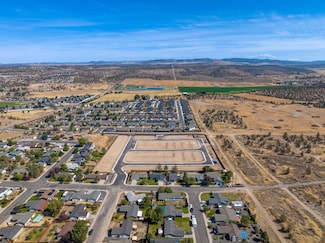 946 SE 10th St Unit 60, Madras, OR 97741