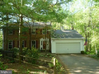 1901 Miracle Ln, Falls Church, VA 22043