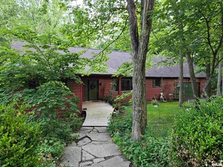 724 Hunt Rd, Carbondale, IL 62902