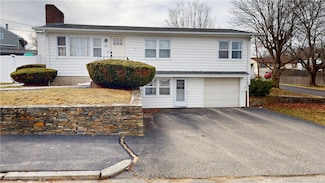 221 Rockwood Ave, Cranston, RI 02920