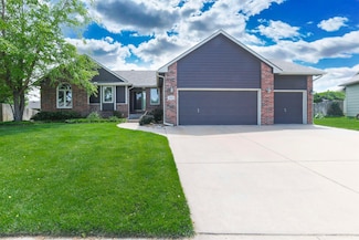 909 N Firefly St, Wichita, KS 67235
