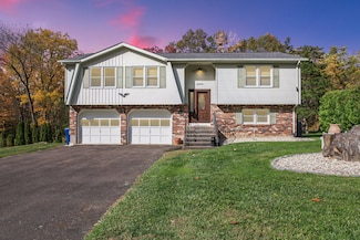 85 Metacomet Rd, Plainville, CT 06062