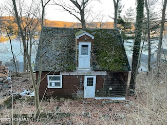 34 Iowa Ave, Lake Hopatcong, NJ 07849