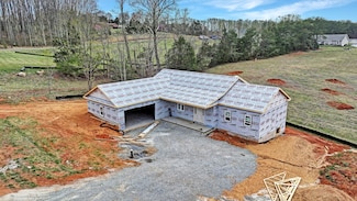 81 Belvior Cir, Moneta, VA 24121