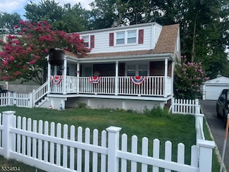 17 Harrison St, Little Falls, NJ 07424