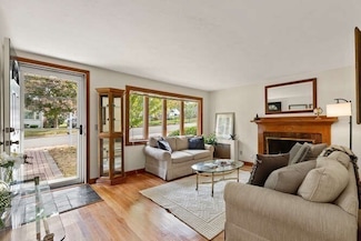21 Edwards Rd, Braintree, MA 02184