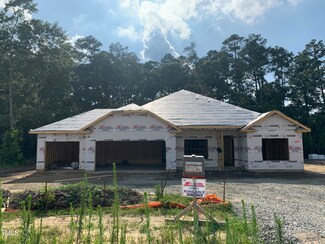 107 Oxford Ct, La Grange, NC 28551