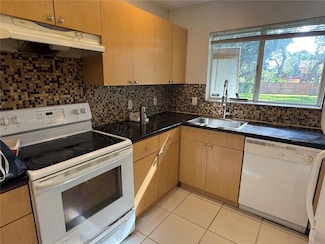 2522 NE 184th Terrace, North Miami Beach, FL 33160