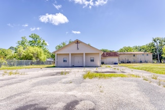 5106 Hubert St, Moss Point, MS 39563