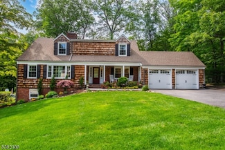 28 Iowa Rd, Wayne, NJ 07470