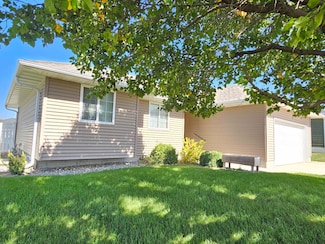 717 Blue Stem Cir, Norfolk, NE 68701