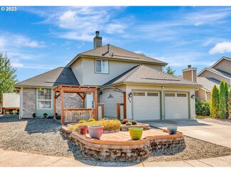 849 S 44th St, Springfield, OR 97478