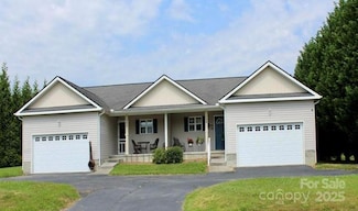 50 Duncan Rd, Flat Rock, NC 28731
