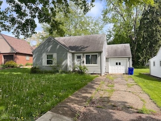 1024 W Riddle Ave, Ravenna, OH 44266