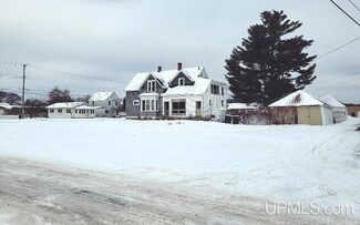 817 River Ave, Iron Mountain, MI 49801