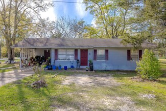 540 4th St, Chipley, FL 32428
