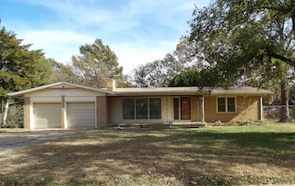 3160 N Saint Clair St, Wichita, KS 67204