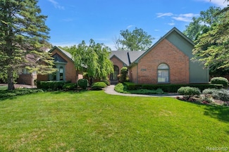27966 Copper Creek Ln, Farmington Hills, MI 48331