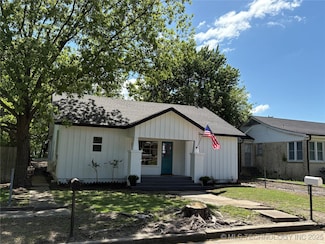 1114 S Stockton St, Ada, OK 74820