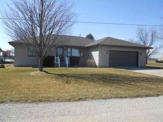 163 E Nelson Dr, Milford, IN 46542