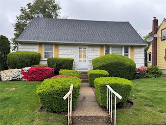 510 7th St, West Hempstead, NY 11552