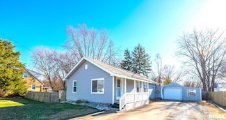 1922 Willow St, Pekin, IL 61554