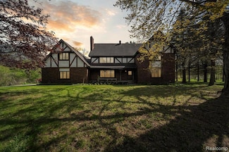 5500 Seymour Lake Rd, Oxford, MI 48371