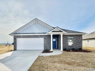 1811 Loebner Ln SE, Good Hope, AL 35055