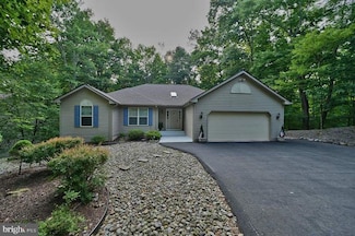 3115 Sparrow Ct, East Stroudsburg, PA 18302