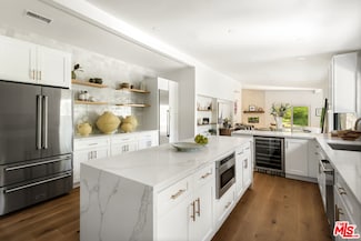 3375 Coldwater Canyon Ave, Studio City, CA 91604