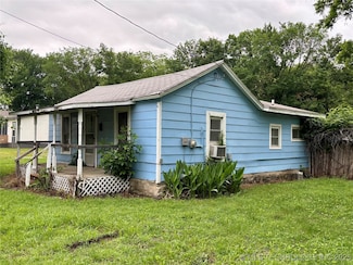 134 S 2nd St, Vinita, OK 74301