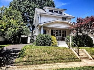 95 Maitland Ave, Hawthorne, NJ 07506