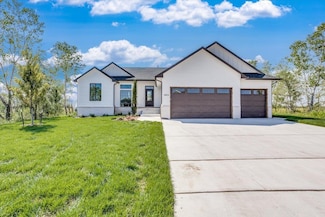 5853 N Saint Paul Ct, Wichita, KS 67204
