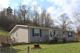 201 Stitt Hollow Rd, Ford City, PA 16226