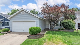 37 Kingspointe Dr, Saint Peters, MO 63376