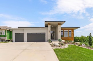 10841 S Green Rd, Olathe, KS 66061