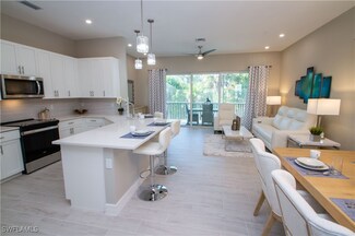 262 Indies Dr E Unit 201, Naples, FL 34114