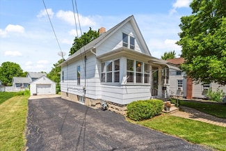 1224 Dean St, Saint Charles, IL 60174