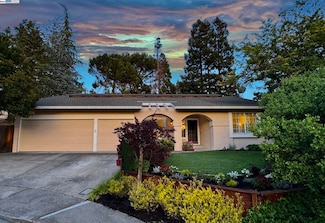 1021 Knightwood Ct, Walnut Creek, CA 94596