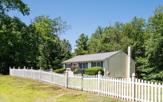 603 Main St, Sandown, NH 03873