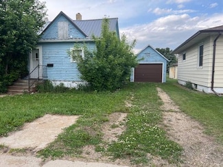 532 Pleasant St, Harvey, ND 58341