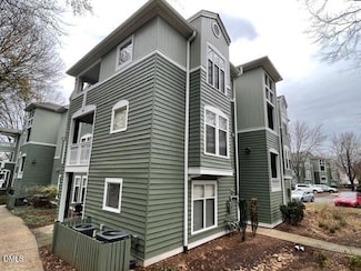 1221 Westview Ln Unit 301, Raleigh, NC 27605