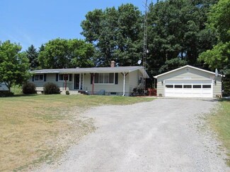 422 Hubbard Lake Rd, Hubbard Lake, MI 49747