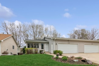 1204 Lia Dr, Northfield, MN 55057