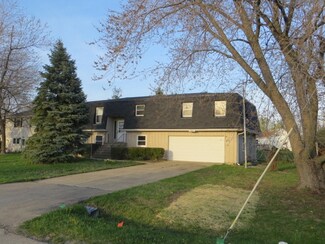 1N035 Fanchon St, Carol Stream, IL 60188