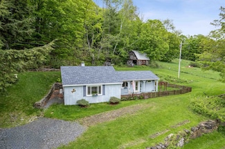 879 Dairy Hill Rd, South Royalton, VT 05068